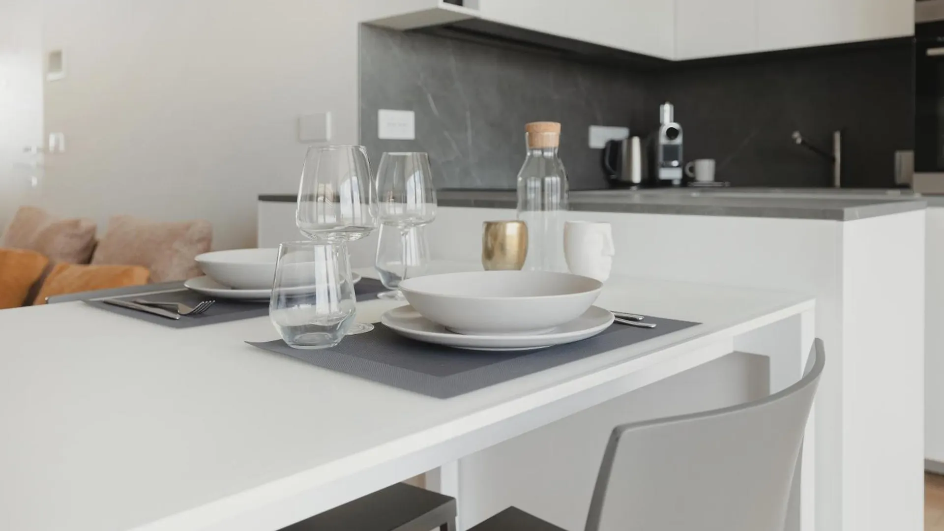 Gohost - Skyline Apartment Walking Distance From Central Station Μιλάνο