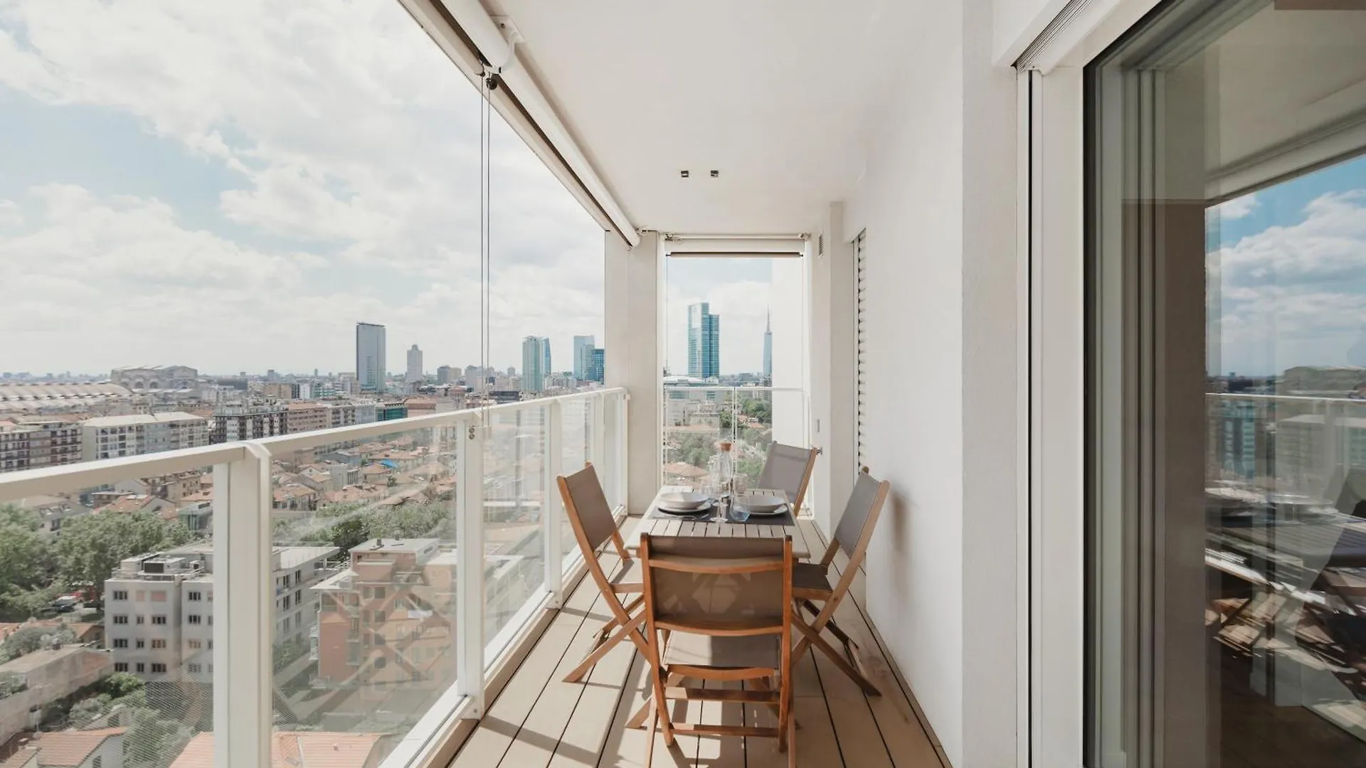 Gohost - Skyline Apartment Walking Distance From Central Station Μιλάνο 0*,